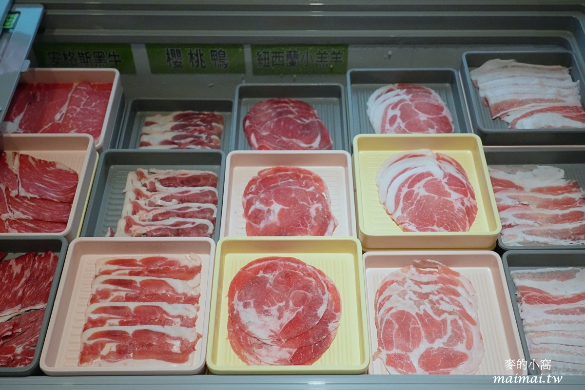 中壢火鍋吃到飽|呀屋火鍋.烤串中壢店~699元享有火鍋食材、冷熱飲、霜淇淋、冰淇淋、甜點無限供應,還有柏克金生啤無限暢飲,加價79元更享有串燒吃到飽 - 第14張圖 中壢火鍋吃到飽|呀屋火鍋.烤串中壢店~699元享有火鍋食材、冷熱飲、霜淇淋、冰淇淋、甜點無限供應,還有柏克金生啤無限暢飲,加價79元更享有串燒吃到飽