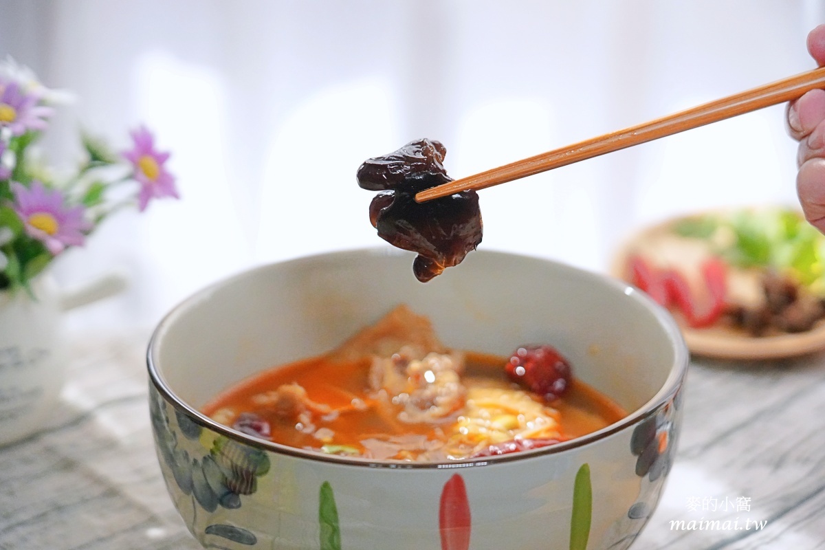 i3 Fresh愛上新鮮×聖凱師聯名推出「川味水煮牛」，鮮香麻辣、單吃或當做小火鍋湯底都適合