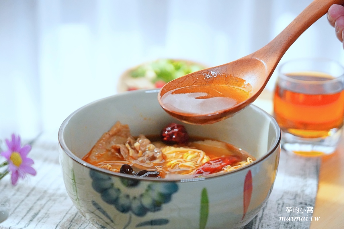 i3 Fresh愛上新鮮×聖凱師聯名推出「川味水煮牛」，鮮香麻辣、單吃或當做小火鍋湯底都適合