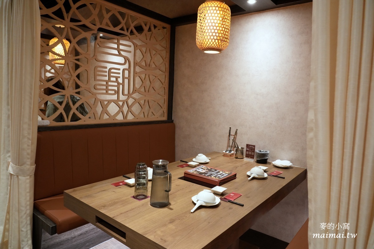 地表最強雞湯「君曜雞湯」正式進駐信義區！座位區有獨立式小包廂、16人大型包廂還附KTV設備