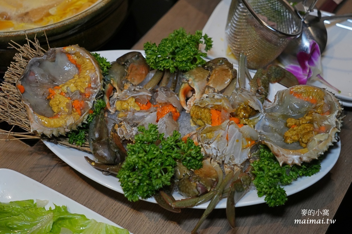 地表最強雞湯「君曜雞湯」正式進駐信義區！座位區有獨立式小包廂、16人大型包廂還附KTV設備