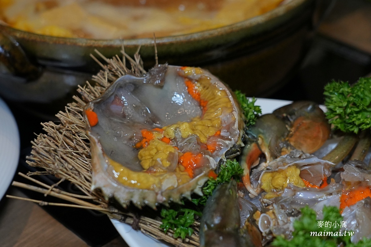 地表最強雞湯「君曜雞湯」正式進駐信義區！座位區有獨立式小包廂、16人大型包廂還附KTV設備