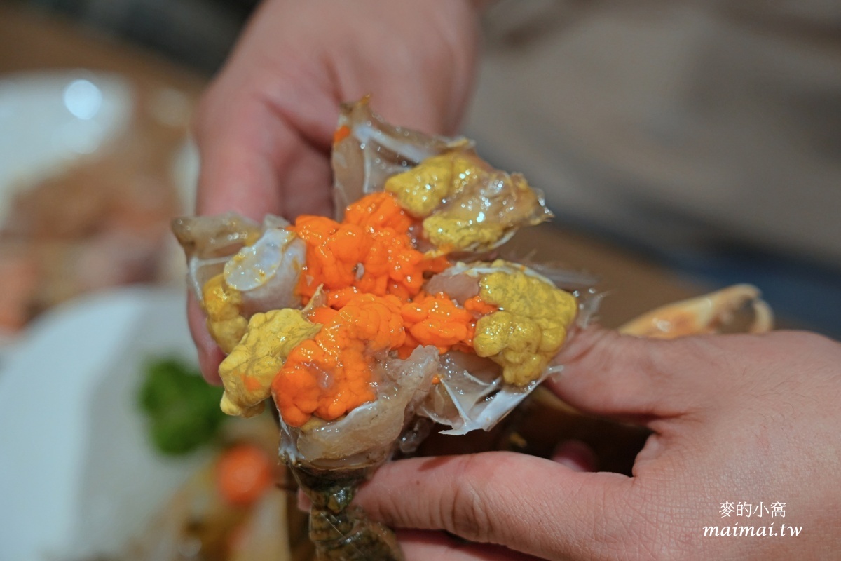 地表最強雞湯「君曜雞湯」正式進駐信義區！座位區有獨立式小包廂、16人大型包廂還附KTV設備