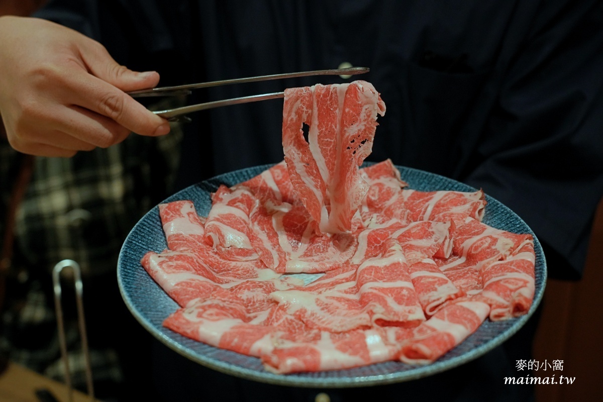 地表最強雞湯「君曜雞湯」正式進駐信義區！座位區有獨立式小包廂、16人大型包廂還附KTV設備