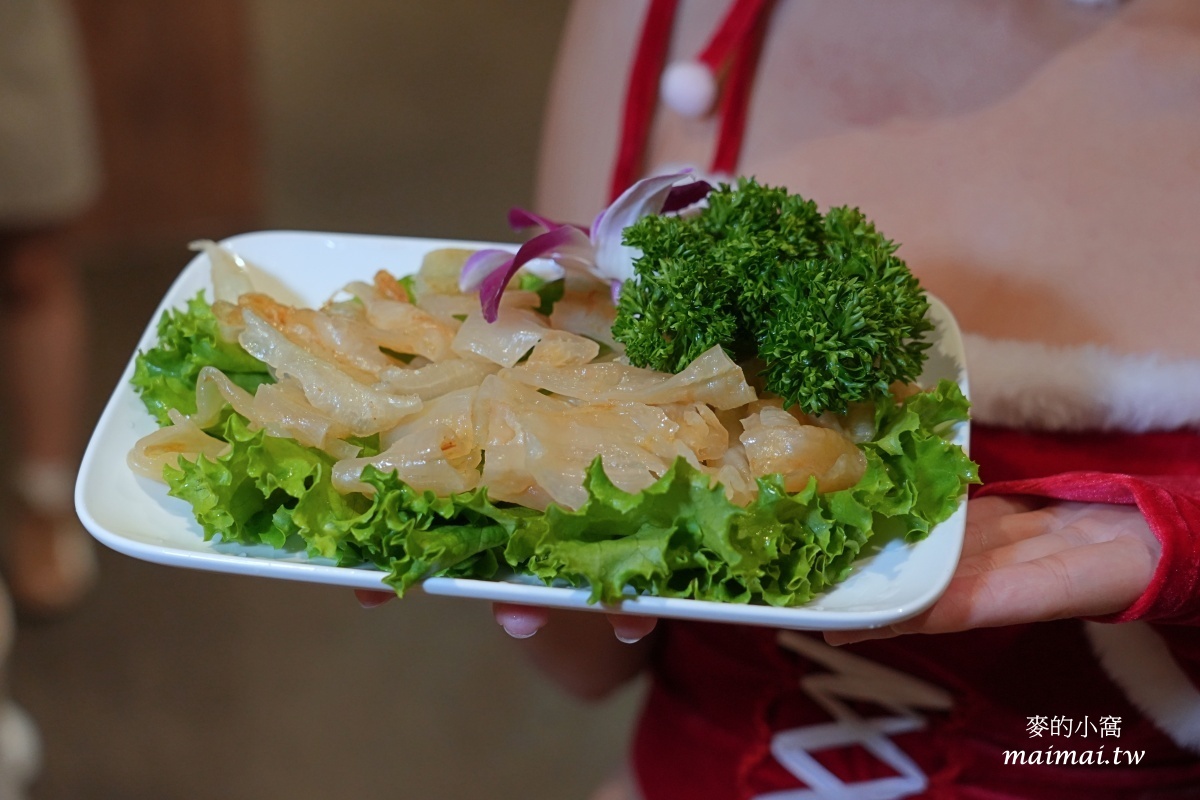 地表最強雞湯「君曜雞湯」正式進駐信義區！座位區有獨立式小包廂、16人大型包廂還附KTV設備