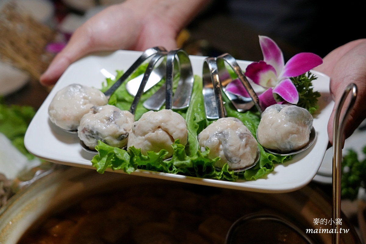 地表最強雞湯「君曜雞湯」正式進駐信義區！座位區有獨立式小包廂、16人大型包廂還附KTV設備