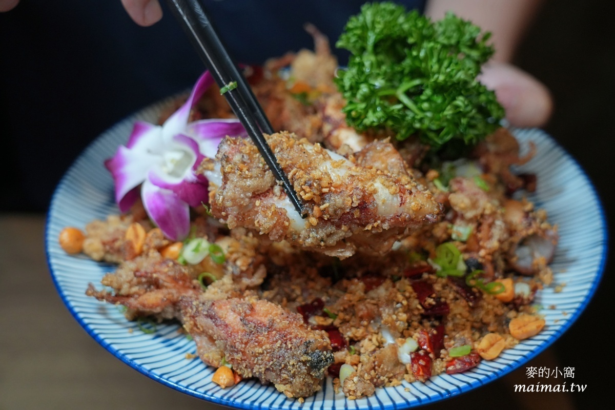 地表最強雞湯「君曜雞湯」正式進駐信義區！座位區有獨立式小包廂、16人大型包廂還附KTV設備