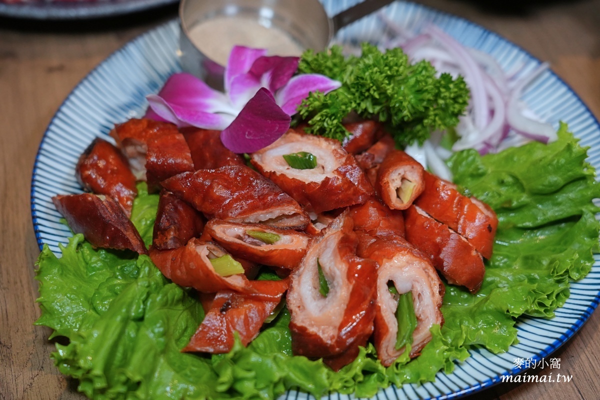 地表最強雞湯「君曜雞湯」正式進駐信義區！座位區有獨立式小包廂、16人大型包廂還附KTV設備