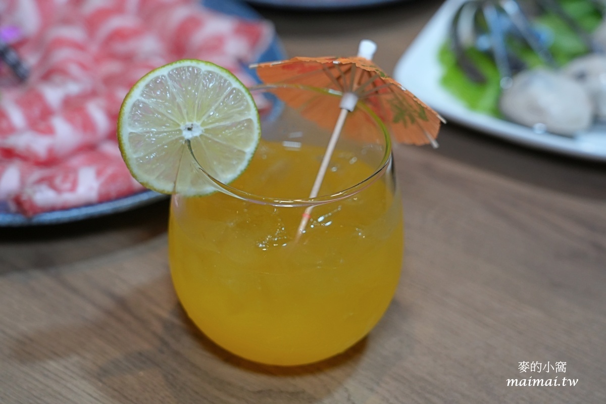 地表最強雞湯「君曜雞湯」正式進駐信義區！座位區有獨立式小包廂、16人大型包廂還附KTV設備