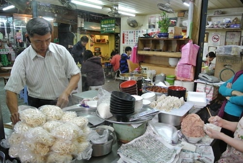 【台南】瑞榮小吃店─阿瑞意麵．餛飩