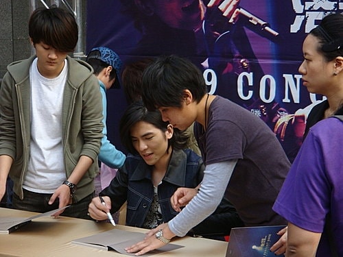 蕭敬騰寫真書簽名會 - 第26張圖 蕭敬騰寫真書簽名會