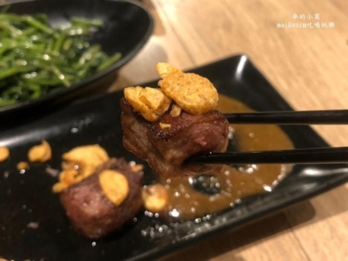 19051134.jpg