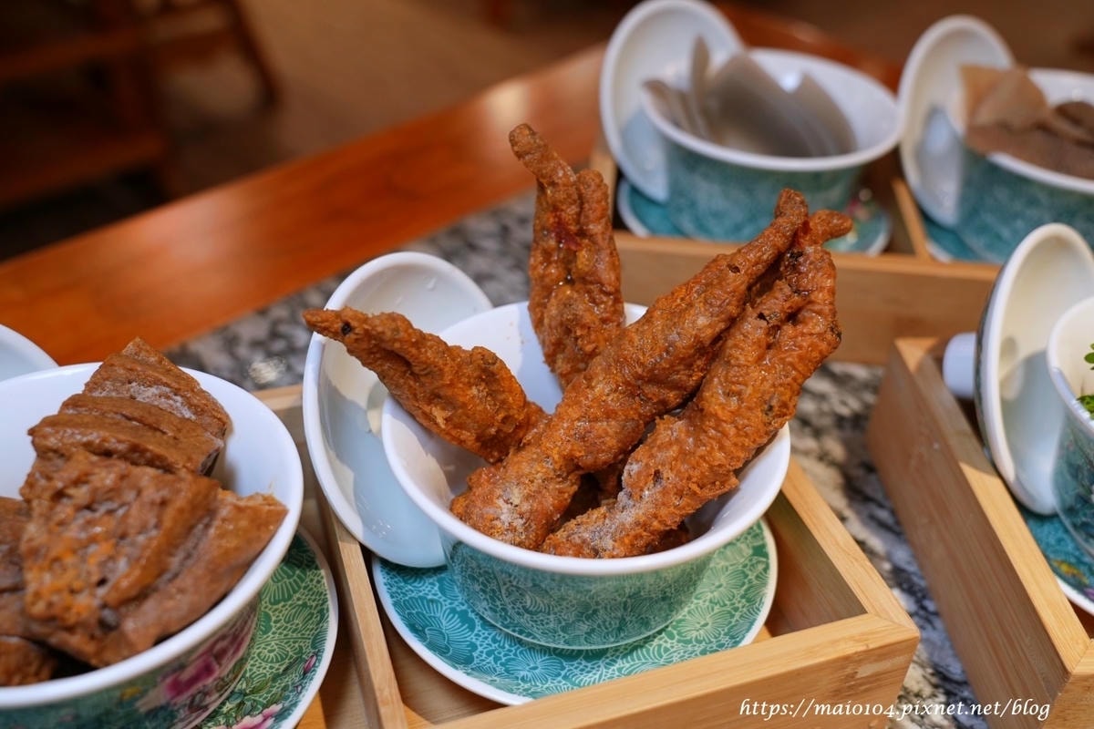 中壢鍋物推薦｜好想你重慶蓋碗火鍋～結合網美、復古的用餐風格，