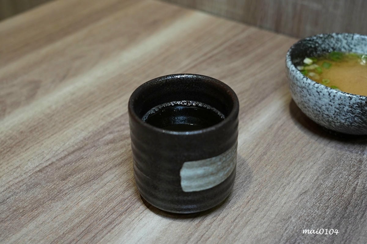 桃園美食|新丼創意丼飯專賣~多達20多種丼飯選擇,提供麥茶、 桃園美食|新丼創意丼飯專賣~多達20多種丼飯選擇,提供麥茶、