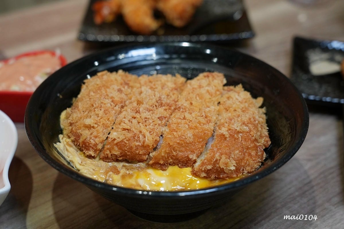 桃園美食|新丼創意丼飯專賣~多達20多種丼飯選擇,提供麥茶、 桃園美食|新丼創意丼飯專賣~多達20多種丼飯選擇,提供麥茶、