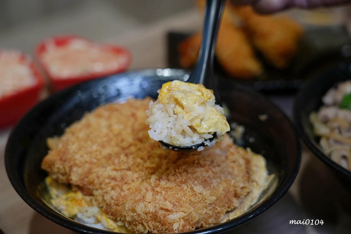 桃園美食|新丼創意丼飯專賣~多達20多種丼飯選擇,提供麥茶、 桃園美食|新丼創意丼飯專賣~多達20多種丼飯選擇,提供麥茶、