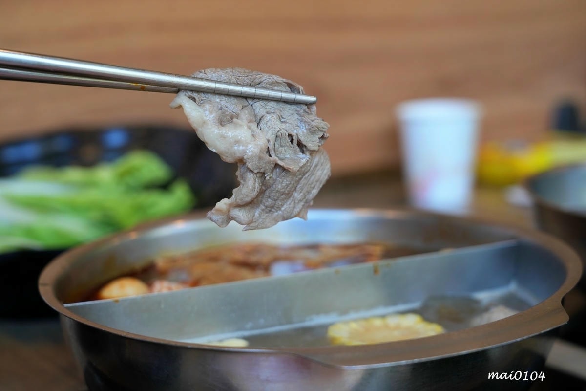 台北士林美食｜川邸鍋物專門個人鴛鴦鍋～單人也可以自選鴛鴦湯底
