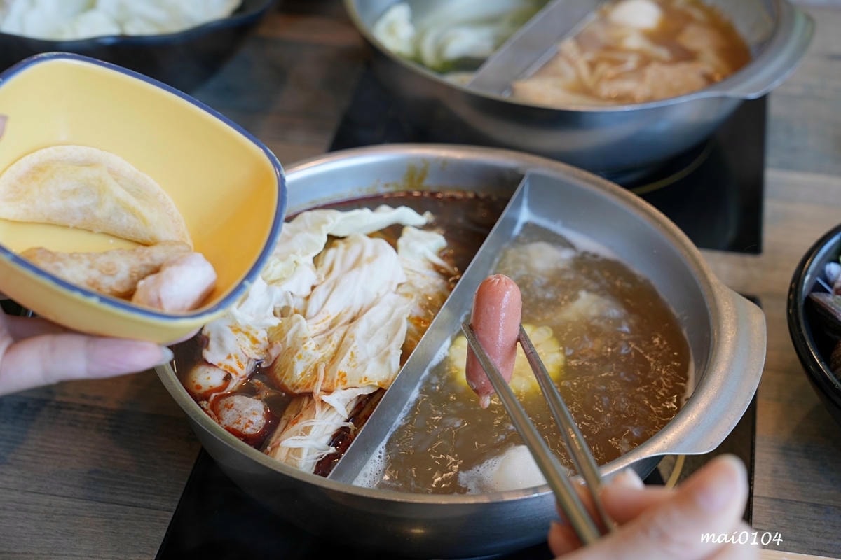 台北士林美食｜川邸鍋物專門個人鴛鴦鍋～單人也可以自選鴛鴦湯底