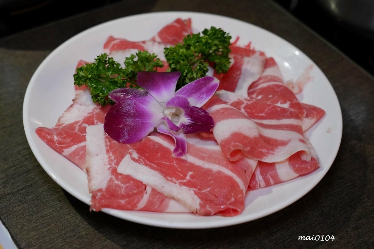 台北松山鍋物推薦｜紅九九個人麻辣鴛鴦鍋～單人鴛鴦鍋、不加價，