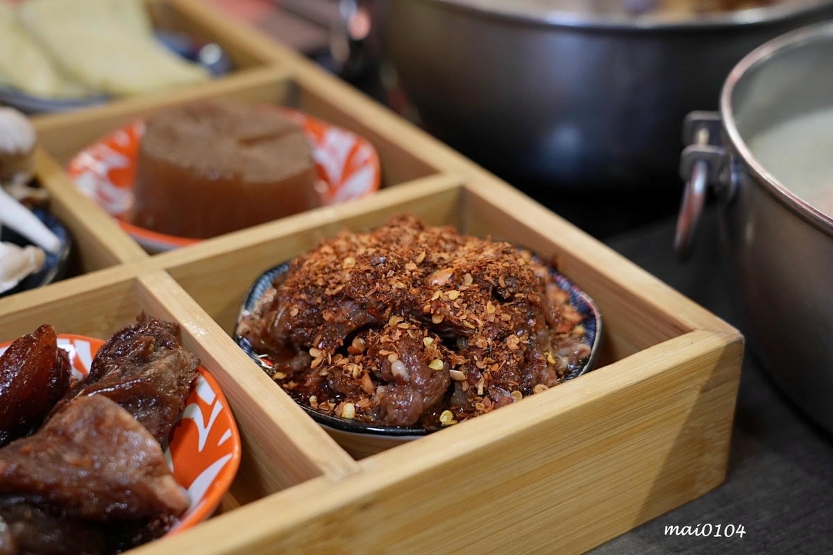 台北松山鍋物推薦｜紅九九個人麻辣鴛鴦鍋～單人鴛鴦鍋、不加價，