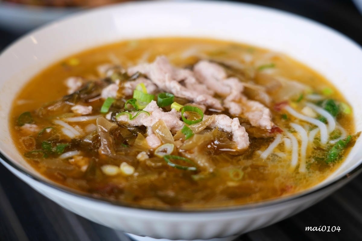 桃園平鎮美食｜饗吃麻辣重慶小麵～四川道地麵食，酸辣粉、老壇酸
