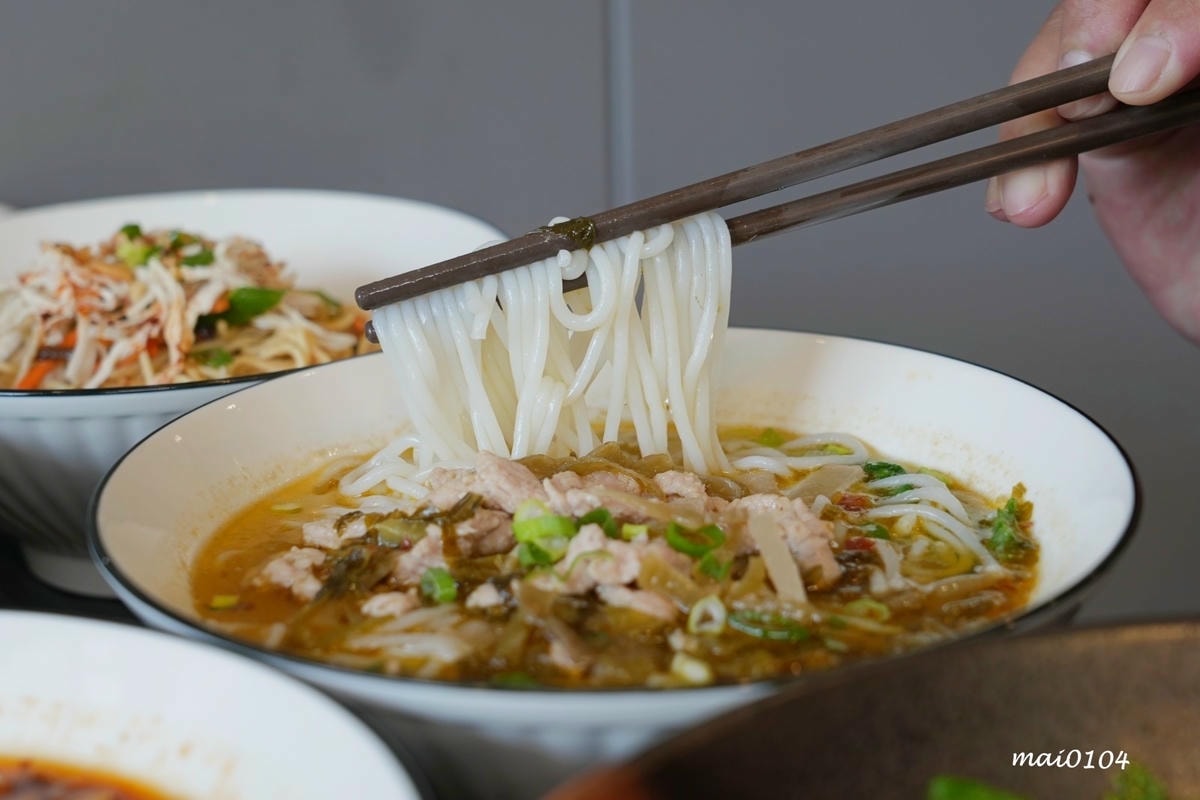 桃園平鎮美食｜饗吃麻辣重慶小麵～四川道地麵食，酸辣粉、老壇酸