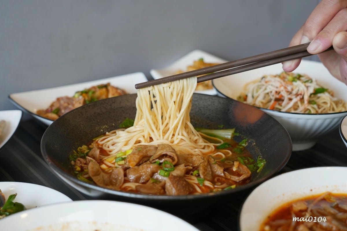 桃園平鎮美食｜饗吃麻辣重慶小麵～四川道地麵食，酸辣粉、老壇酸