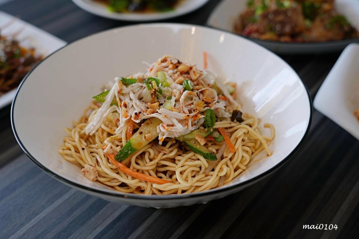 桃園平鎮美食｜饗吃麻辣重慶小麵～四川道地麵食，酸辣粉、老壇酸