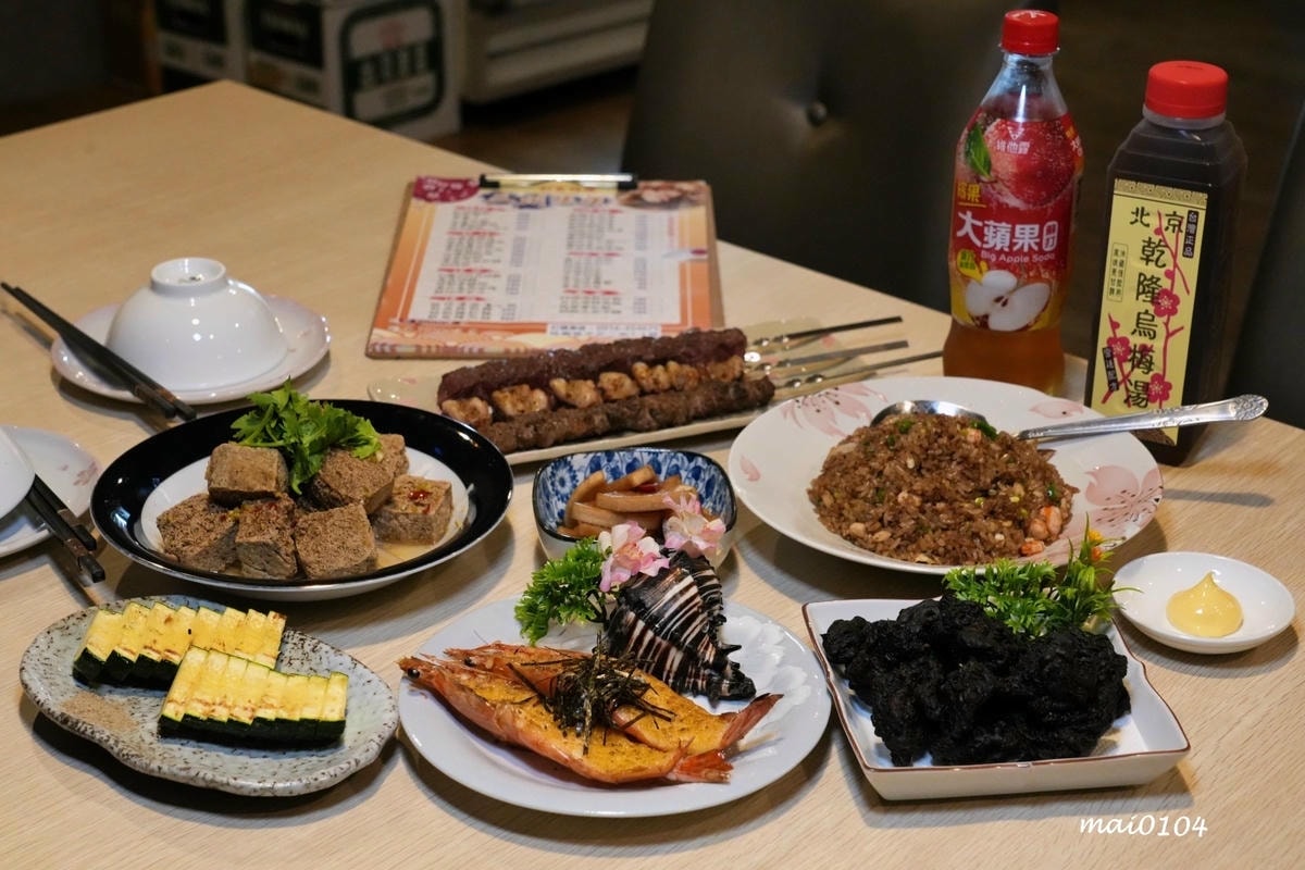 桃園美食｜三川燒烤創意料理～隱身在桃園觀光夜市巷弄內美食，提