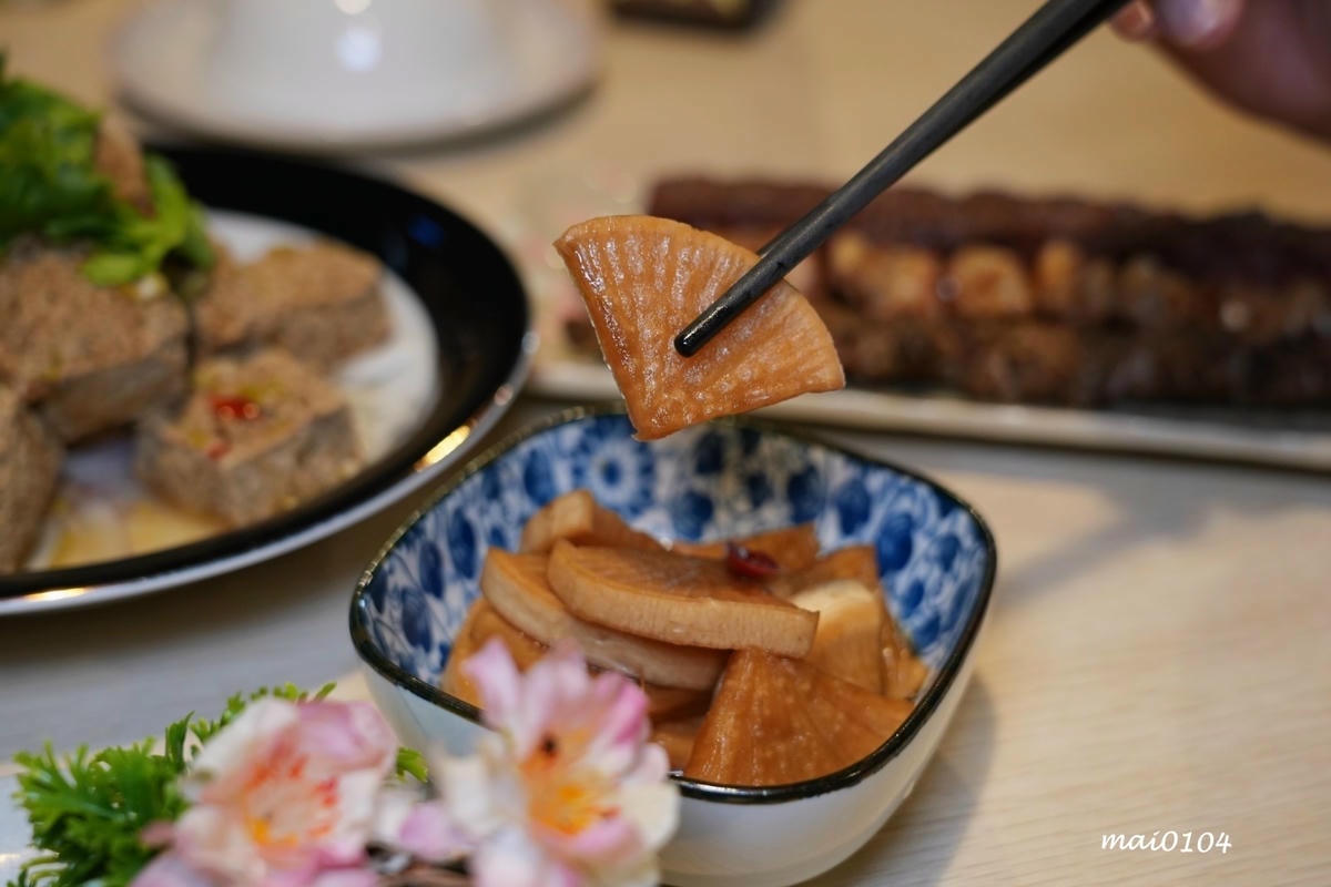桃園美食｜三川燒烤創意料理～隱身在桃園觀光夜市巷弄內美食，提