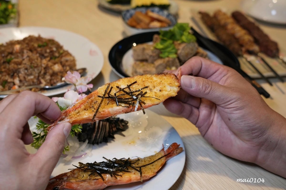 桃園美食｜三川燒烤創意料理～隱身在桃園觀光夜市巷弄內美食，提