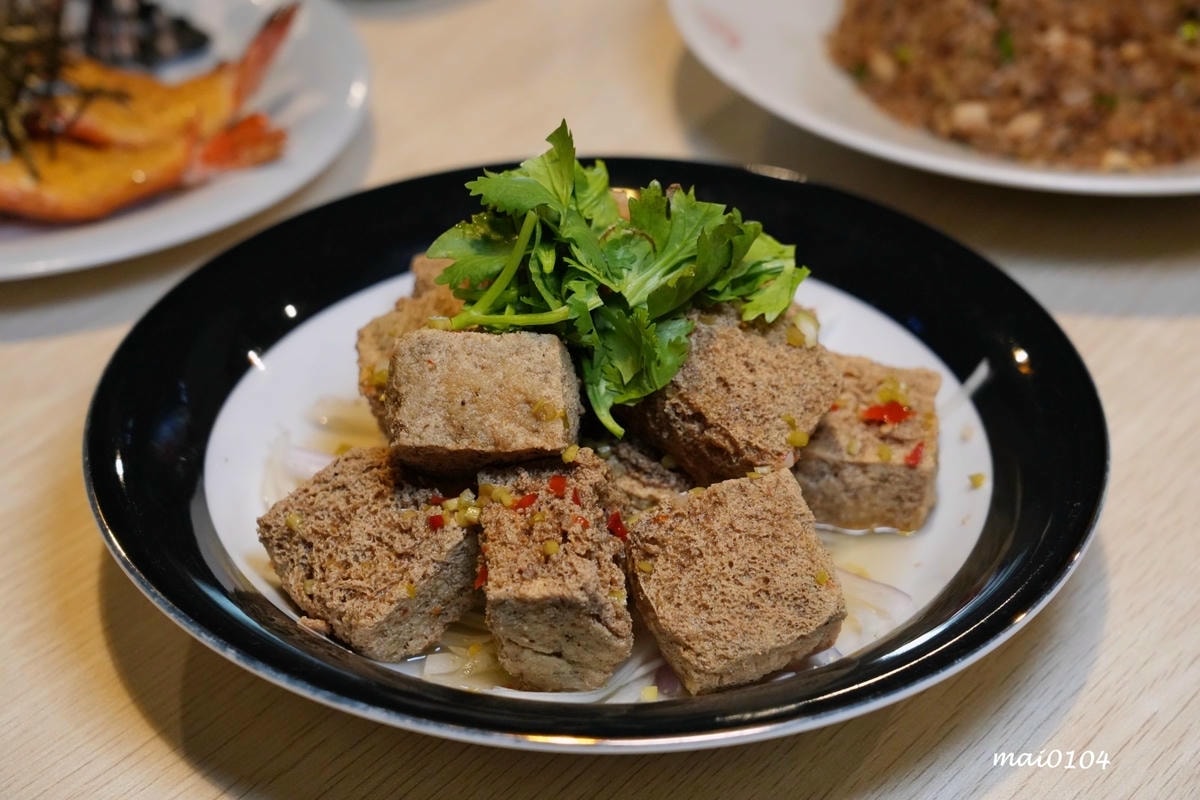 桃園美食｜三川燒烤創意料理～隱身在桃園觀光夜市巷弄內美食，提