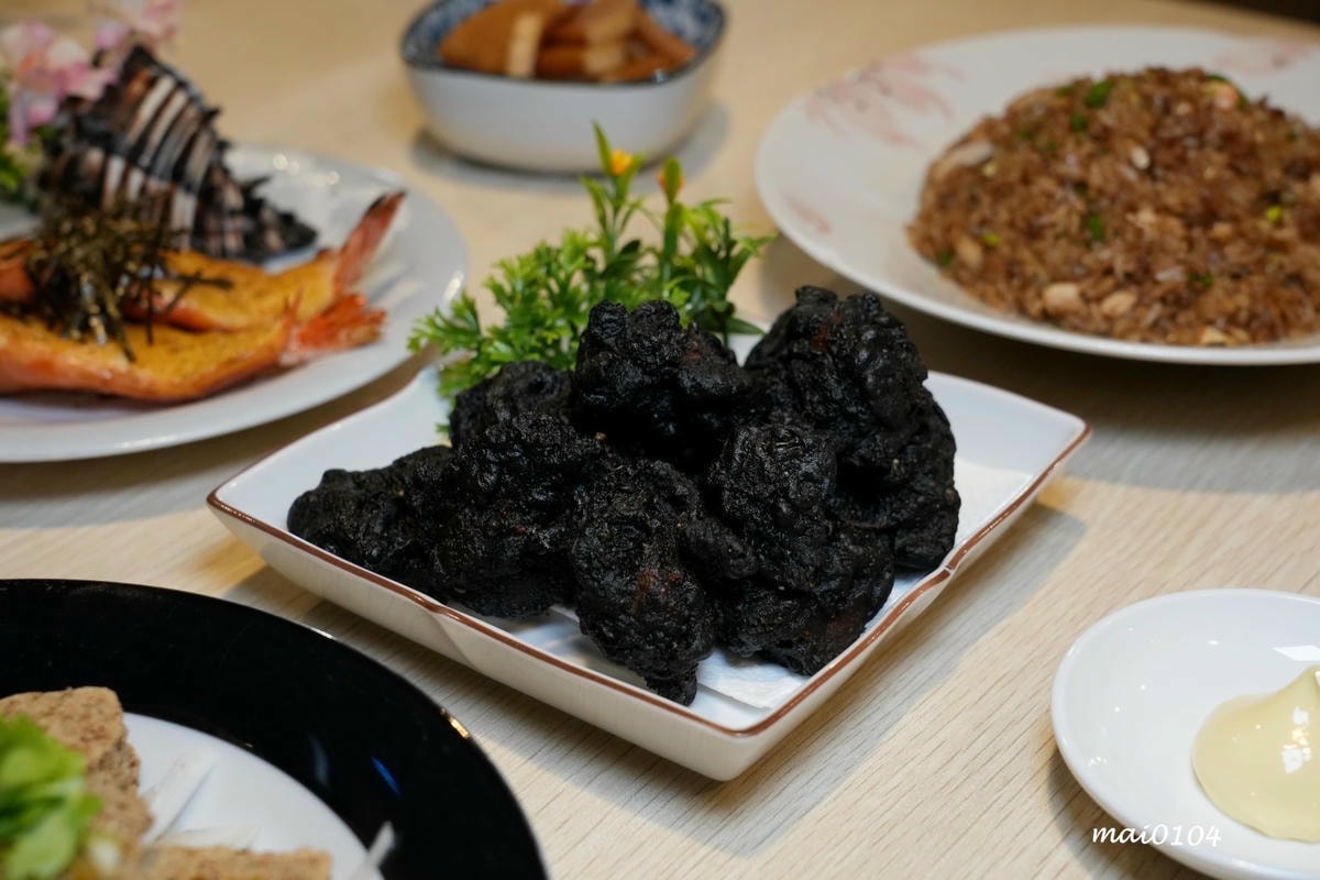 桃園美食｜三川燒烤創意料理～隱身在桃園觀光夜市巷弄內美食，提