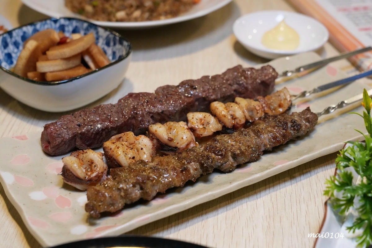 桃園美食｜三川燒烤創意料理～隱身在桃園觀光夜市巷弄內美食，提