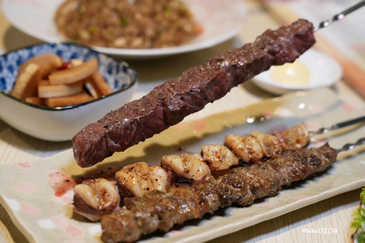 桃園美食｜三川燒烤創意料理～隱身在桃園觀光夜市巷弄內美食，提