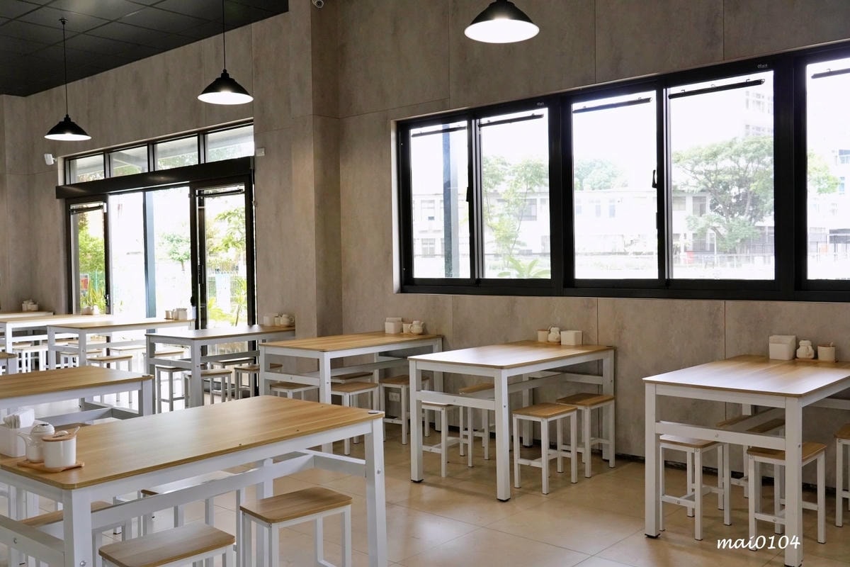 中壢牛肉麵推薦｜鍾小勤麵食館～免費加麵、加湯，豆花、飲料無限