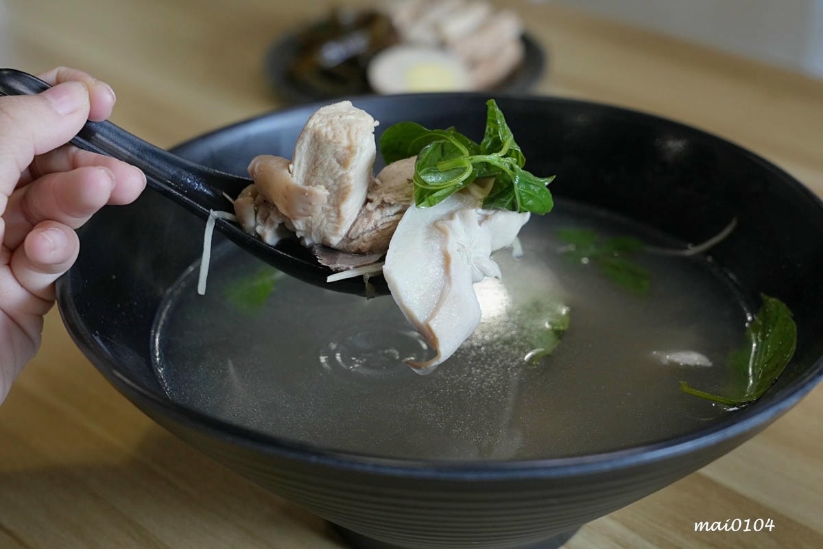 中壢牛肉麵推薦｜鍾小勤麵食館～免費加麵、加湯，豆花、飲料無限