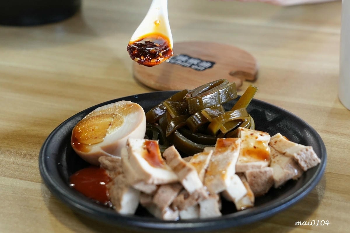 中壢牛肉麵推薦｜鍾小勤麵食館～免費加麵、加湯，豆花、飲料無限