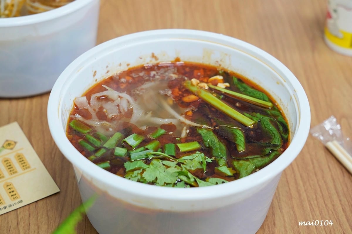 吸粉堂過橋米粉中壢外帶店～中壢正宗酸辣粉、螺獅粉推薦，份量十