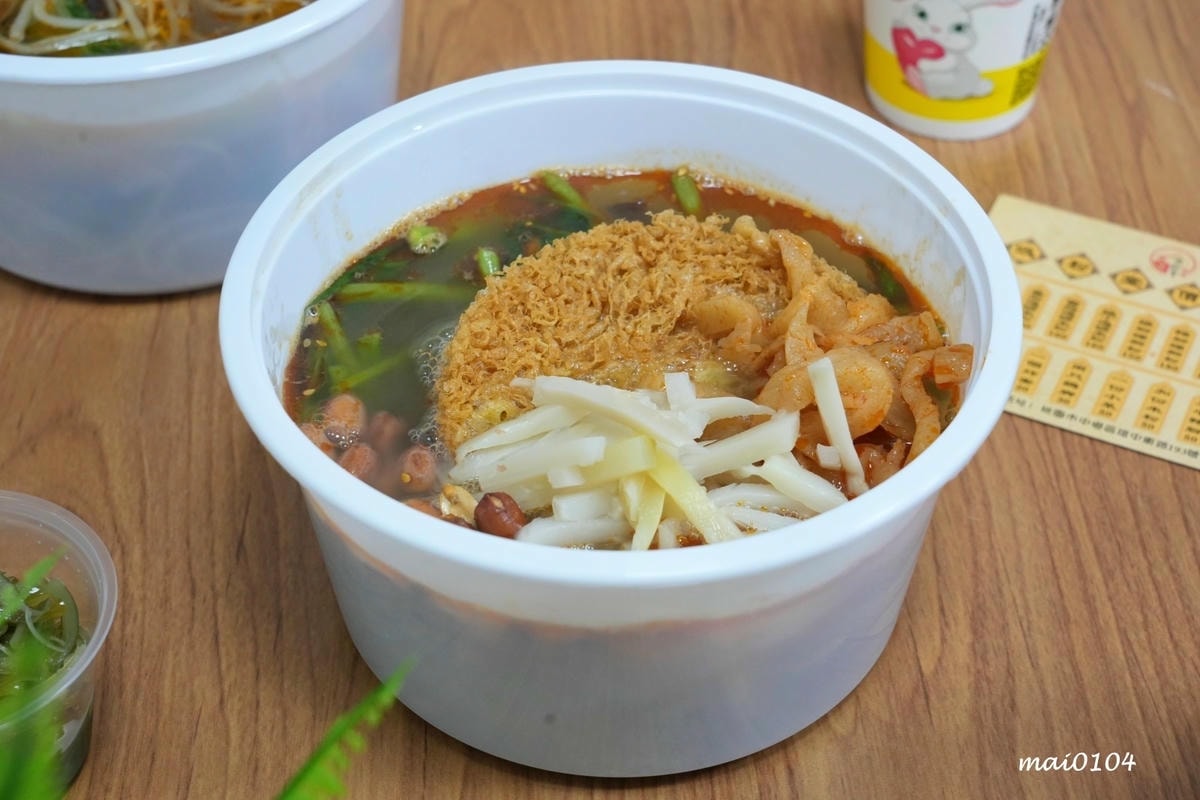 吸粉堂過橋米粉中壢外帶店～中壢正宗酸辣粉、螺獅粉推薦，份量十