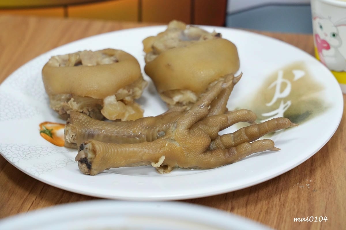 吸粉堂過橋米粉中壢外帶店～中壢正宗酸辣粉、螺獅粉推薦，份量十