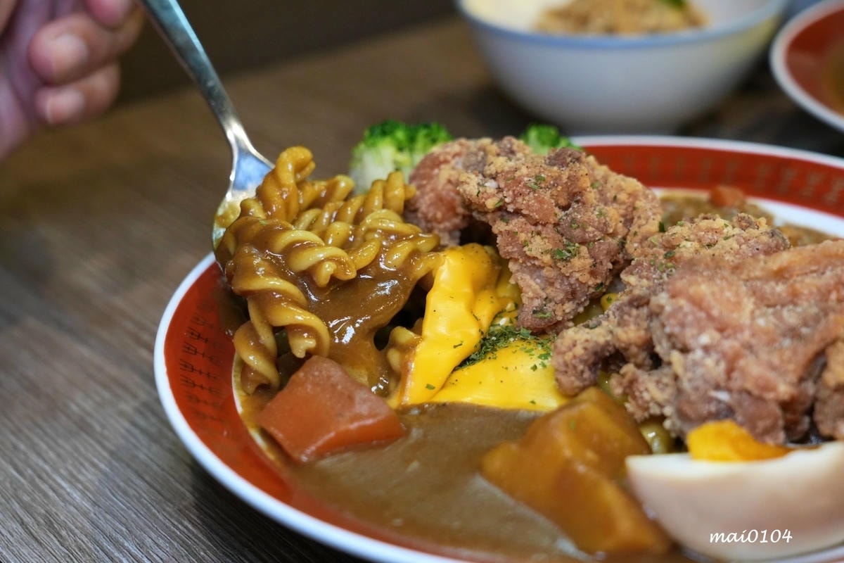 板橋美食｜小吉咖哩板橋文化店～免費加飯加麵加醬吃到飽，打卡按