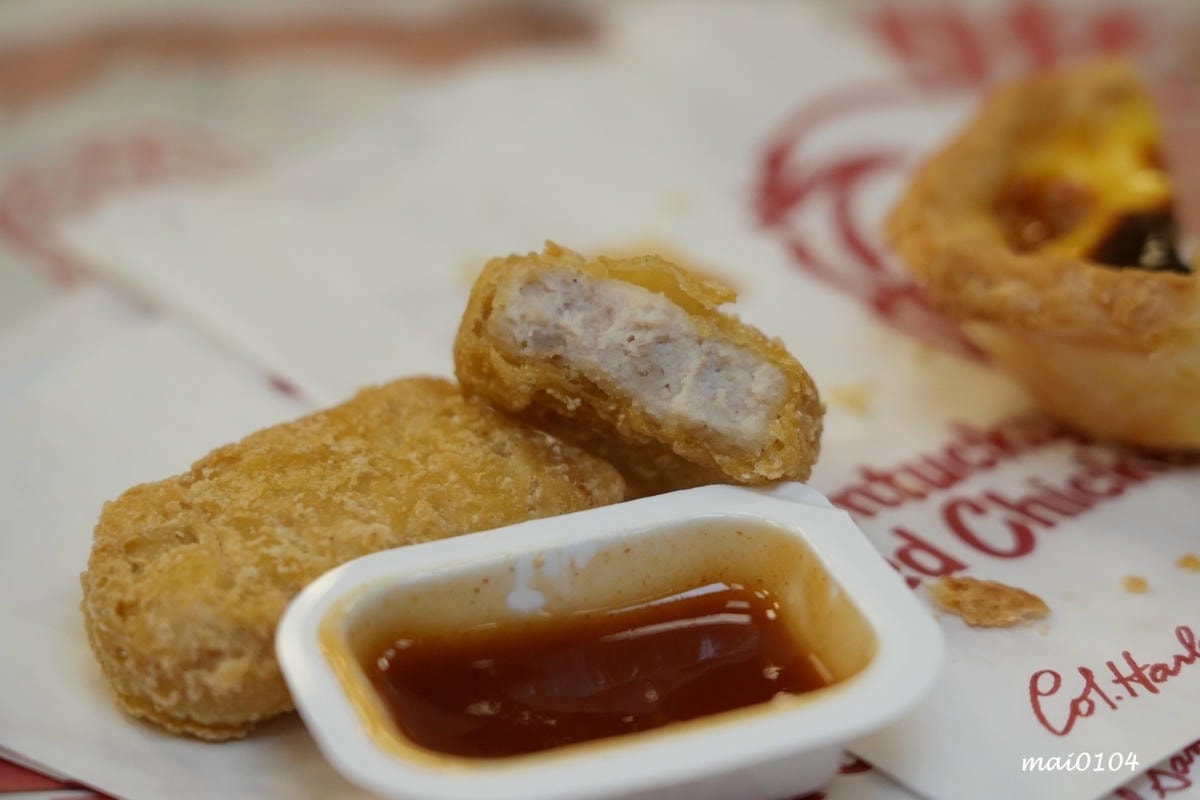 肯德基與雙月食品聯名推出『剝皮辣椒紙包雞XL套餐』,風味雞汁 肯德基與雙月食品聯名推出『剝皮辣椒紙包雞XL套餐』,風味雞汁