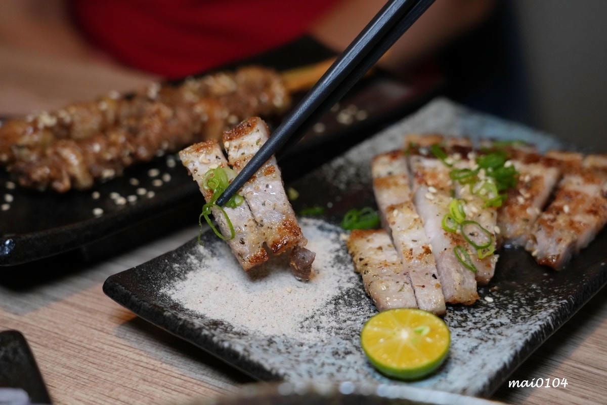 板橋居酒屋推薦｜暮樂町居酒屋～文青風格的環境，可單點清酒一杯