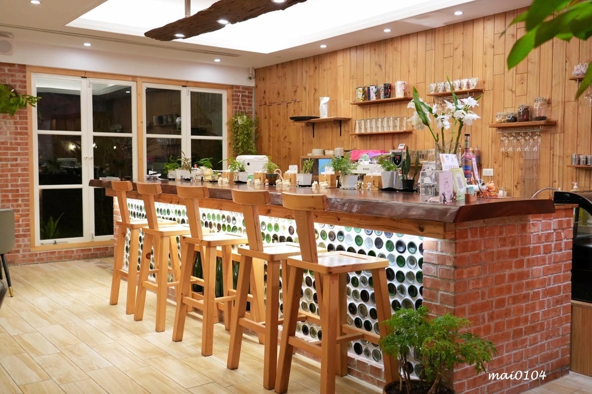 桃園龍潭景觀餐廳|野薑花與貓~野薑花入菜還可以與貓咪近距離接 桃園龍潭景觀餐廳|野薑花與貓~野薑花入菜還可以與貓咪近距離接