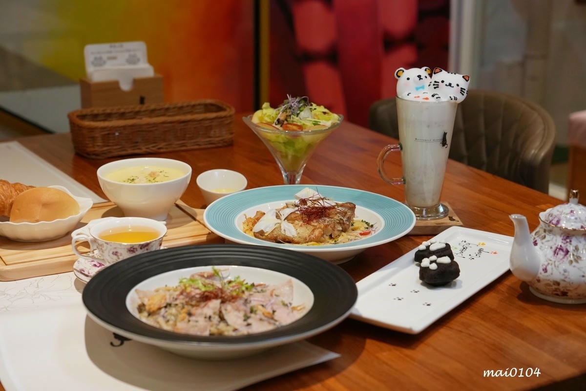 桃園龍潭景觀餐廳|野薑花與貓~野薑花入菜還可以與貓咪近距離接 桃園龍潭景觀餐廳|野薑花與貓~野薑花入菜還可以與貓咪近距離接