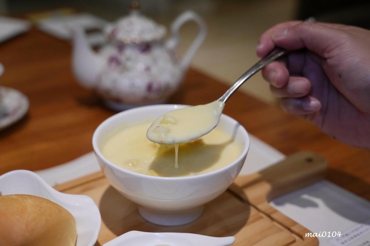 桃園龍潭景觀餐廳|野薑花與貓~野薑花入菜還可以與貓咪近距離接 桃園龍潭景觀餐廳|野薑花與貓~野薑花入菜還可以與貓咪近距離接