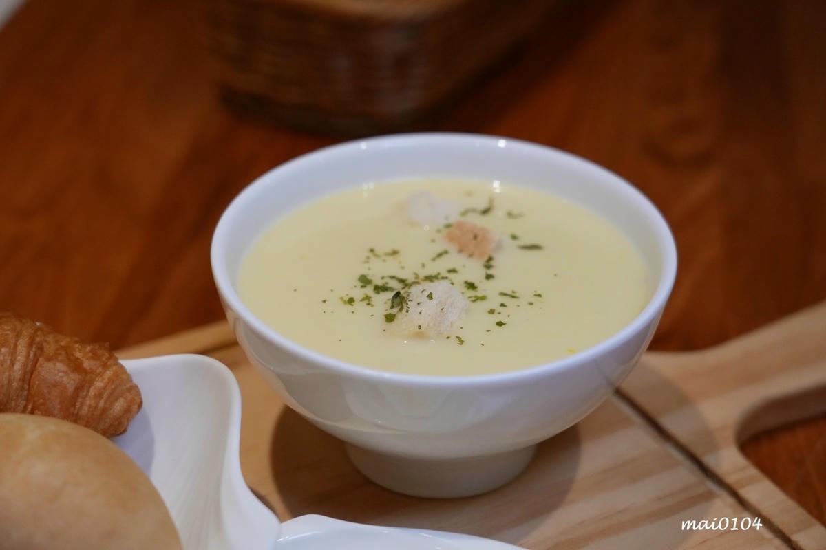 桃園龍潭景觀餐廳|野薑花與貓~野薑花入菜還可以與貓咪近距離接 桃園龍潭景觀餐廳|野薑花與貓~野薑花入菜還可以與貓咪近距離接