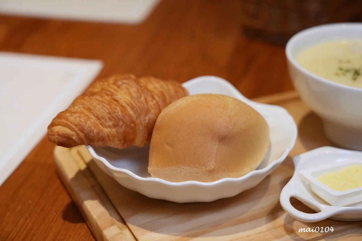 桃園龍潭景觀餐廳|野薑花與貓~野薑花入菜還可以與貓咪近距離接 桃園龍潭景觀餐廳|野薑花與貓~野薑花入菜還可以與貓咪近距離接