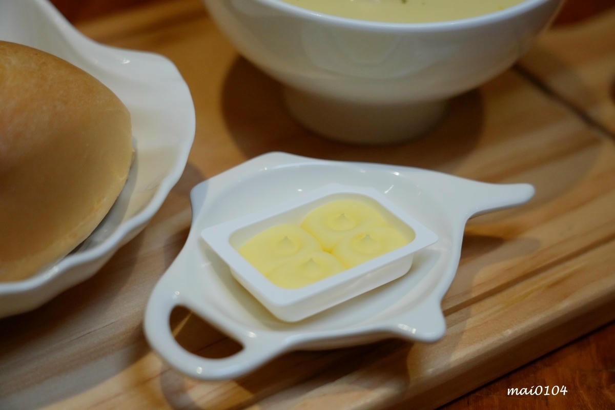 桃園龍潭景觀餐廳|野薑花與貓~野薑花入菜還可以與貓咪近距離接 桃園龍潭景觀餐廳|野薑花與貓~野薑花入菜還可以與貓咪近距離接